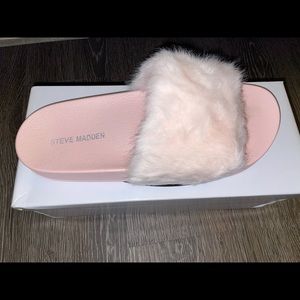 Steven Madden slides never worn, soft fur !